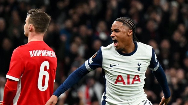 Cú đúp của Odobert đưa Tottenham góp mặt vòng tứ kết Europa League.