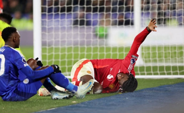 Heaven gặp vận đen ở trận gặp Leicester.