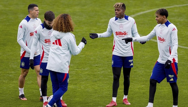 Tây Ban Nha chạm trán Hà Lan là màn trình diễn đỉnh cao của bóng đá Châu Âu.