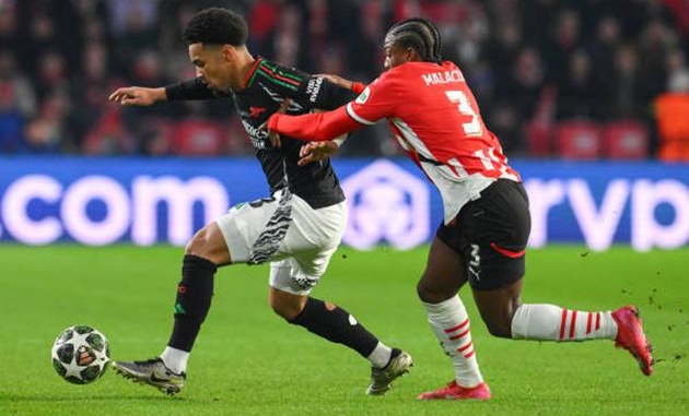 Ethan Nwaneri tỏa sáng rực rỡ mang đến hy vọng cho Arsenal.