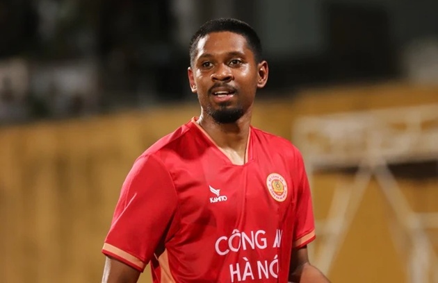 Jason Pendant Quang Vinh lỡ vòng 16 V-League.