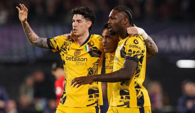 Inter Milan thắng dễ Feyenoord trên sân khách.