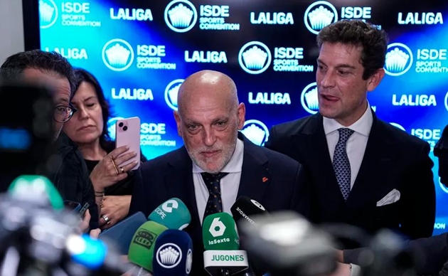 Chủ tịch La Liga, ông Javier Tebas bị Real Madrid đâm đơn kiện.