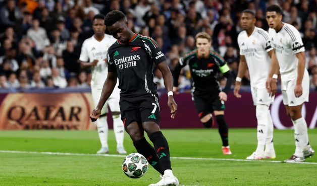 Saka muốn tạo nên một khoảnh khắc đáng nhớ trên chấm 11 mét.