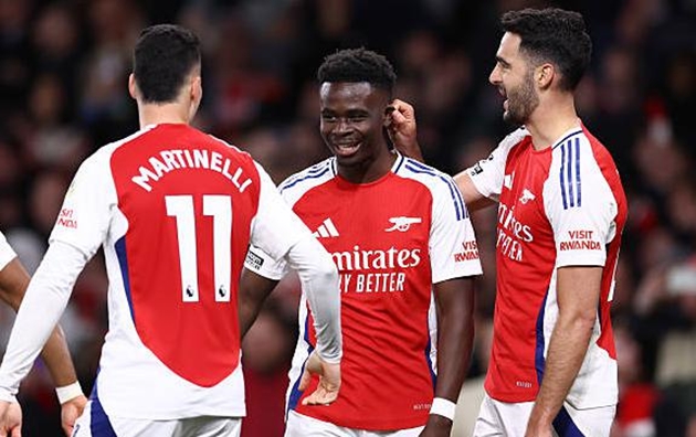 Bukayo Saka trở lại mang đến hy vọng cho Arsenal.