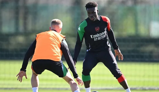 Arsenal chuẩn bị gặp Real.