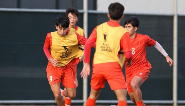 U17 Việt Nam cần khai thác triệt để sơ hở của U17 UAE để giành chiến thắng.