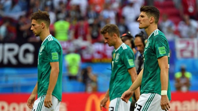 Cách bố trí và lựa chọn nhân sự của Low có khá nhiều vấn đề tại World Cup 2018.