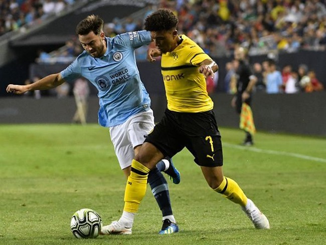 Sancho trong màu áo đội bóng nước Đức, Dortmund.