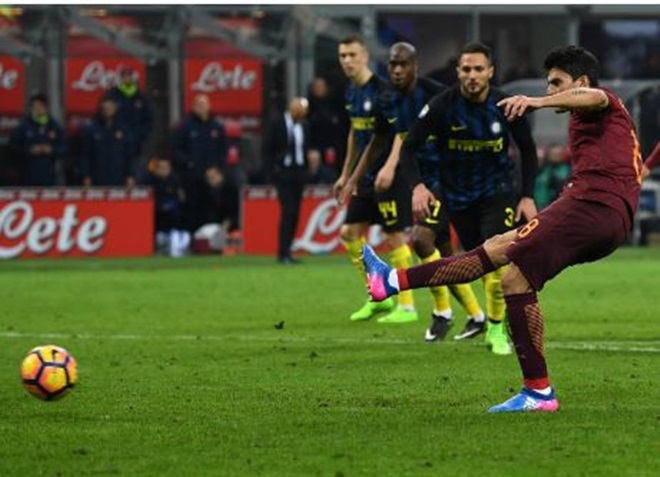 Tiền đạo Perotti.