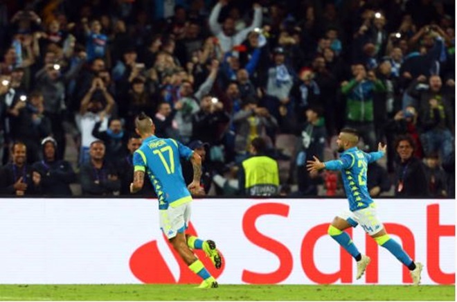 Insigne ghi bàn gỡ hòa cho Napoli.