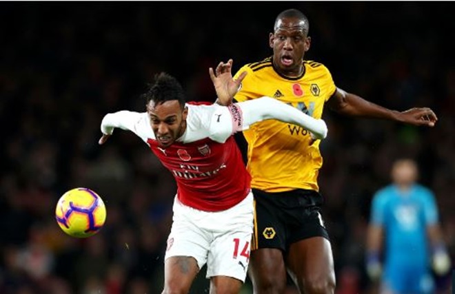 Boly ở trận cầu với Arsenal.