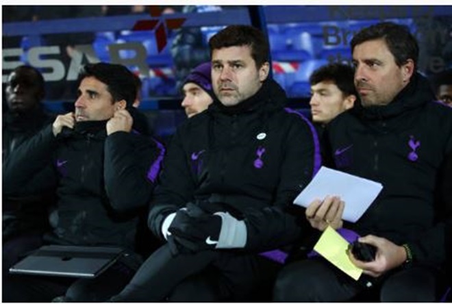 HLV Mauricio Pochettino có thể yên tâm trên băng ghế chỉ đạo với lực lượng dự bị vượt trội của mình so với đối phương.