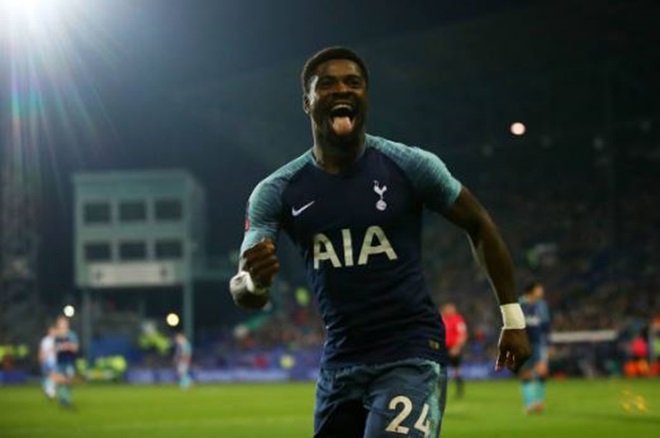 Hậu vệ Aurier của Tottenham.