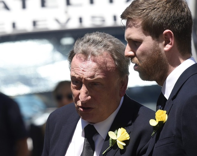 HLV trưởng câu lạc bộ Cardiff City, Neil Warnock.