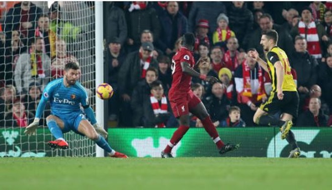 Mane có pha đáng gót điệu nghệ ở bàn thắng thứ 2 cho Liverpool.
