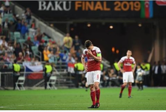 Arsenal có màn trình diễn thảm họa trong hiệp 2 khi để thủng lưới 3 bàn chóng vánh.