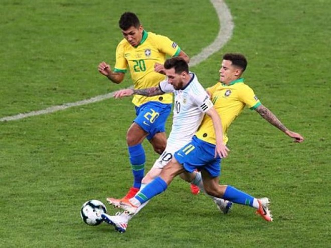 Messi gần như bị khóa chặt trước Selecao.
