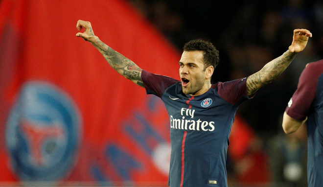 Alves thể hiện một phong độ hết sức thuyết phục dù đã bước qua tuổi băm.