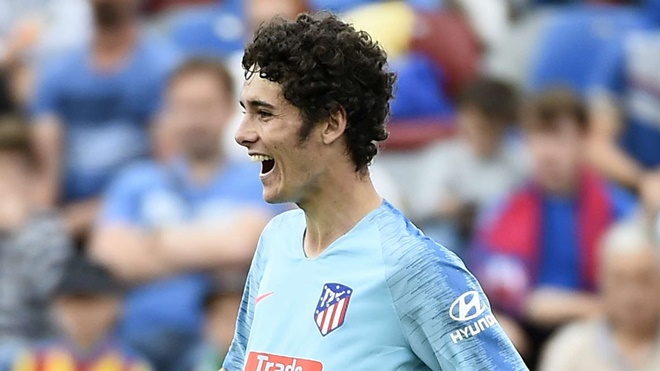 2. Sergio Camello (Atletico Madrid): Cầu thủ 18 tuổi chỉ mất đúng 35 phút để sở hữu bàn thắng ra mắt đội nhà vào lưới Levante cuối mùa giải 2018/2019. Mặc dù thế, Camello cần phải nỗ lực gấp bội nếu muốn chiếm một suất ra sân thường xuyên trong đội hình HLV Diego Simeone.