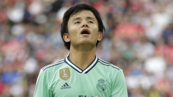 4. Takefusa Kubo (Real Madrid): Kubo từng là thành viên của lò đào tạo trẻ danh tiếng Barcelona, La Masia.  Tuy nhiên, anh buộc phải quay trở về Nhật Bản vào năm 2015 sau án cấm chuyển nhượng dành cho đội chủ sân Nou Camp. Thời điểm hiện tại, cầu thủ 18 tuổi thuộc biên chế của Real Madrid và đã sẵn sàng tỏa sáng dưới triều đại Zinedine Zidane.