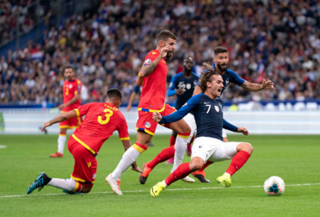 Ảnh bài viết Griezmann đá hỏng 11m lần thứ 2, Pháp thắng 3-0 Andorra