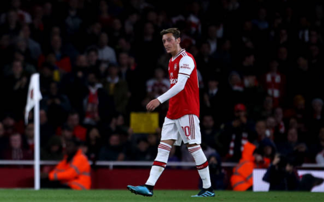 Ảnh bài viết Thi đấu 71 phút, Ozil bị Emery đối xử "khó tin"