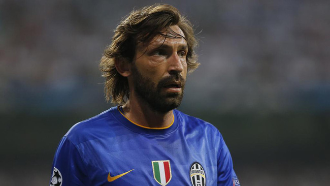 Danh thủ Pirlo.