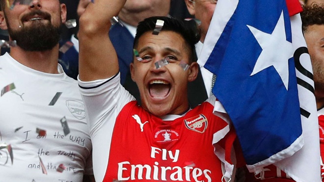 8. Tiền vệ lệch trái: Alexis Sanchez. Ngôi sao người Chile là mũi nhọn tấn công lợi hại sau 3 mùa giải rưỡi khoác áo Arsenal với 80 bàn thắng sau 166 trận đấu.