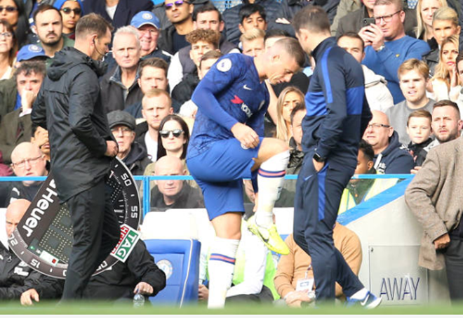 Ross Barkley bị thay ra ở phút 43 bởi chấn thương.