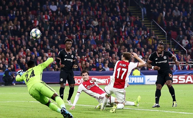 Ảnh bài viết 5 điểm nhấn Ajax 0-1 Chelsea: Sao mai 18 tuổi "mất tích"; Công cùn đọ công cùn
