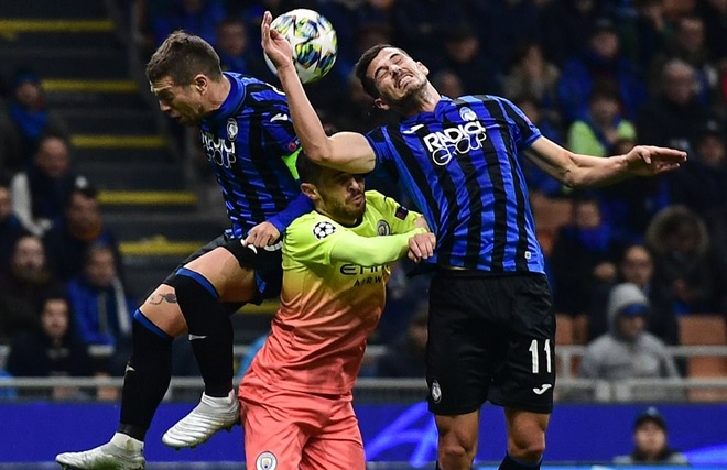 Man City có chuyến hành quân đến sân vận động Giuseppe Meazza ở loạt trận thứ 4 bảng C Champions League 2019/2020. Đối thủ của đoàn quân Pep Guardiola là đại diện Serie A Atalanta. Với lực lượng nhân sự vượt trội, nửa xanh thành Manchester áp đảo đối thủ ngay sau tiếng còi khai cuộc của trọng tài chính.