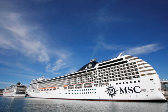 Du thuyền MSC Poesia có tải trọng 94 tấn là một trong số các "khách sạn" đại dương được đưa vào phục vụ giải vô địch bóng đá lớn nhất hành tinh năm 2022. Theo tiết lộ, mỗi du thuyền sở hữu phòng chiếu phim, một spa, các phòng ngủ có khung nhìn hướng ra đại dương.
