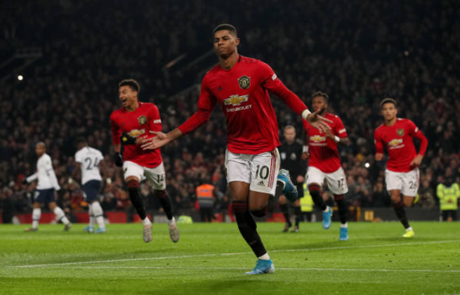 Nửa đỏ thành Manchester giành chiến thắng 2-1 chung cuộc trước Tottenham.