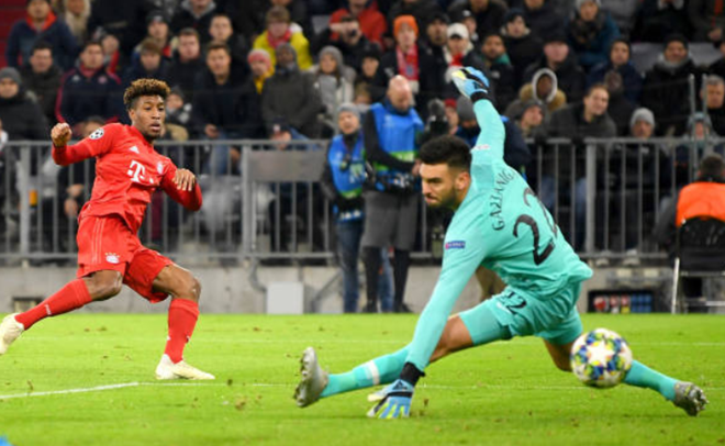 Tottenham Hotspur hành quân đến sân vận động Allianz của Bayern Munich ở loạt trận cuối cùng vòng bảng Champions League 2019/2020. Phút thứ 14, Kingsley Coman dẫn bóng tốc độ và kĩ thuật từ cánh trái trước khi dứt điểm chéo góc hiểm hóc xé toang mành lưới thủ thành Paulo Gazzaniga.