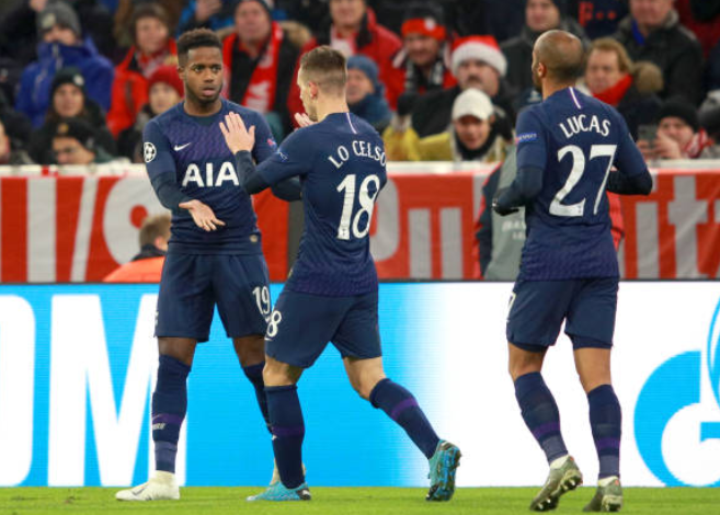 Phút thứ 20, Ryan Sessegnon nhận bóng từ Lo Celso, sao mai 19 tuổi khống chế bóng gọn gàng và tung cú sút cực mạnh làm bó tay thủ môn kì cựu Neuer, gỡ hòa 1-1 cho Tottenham.