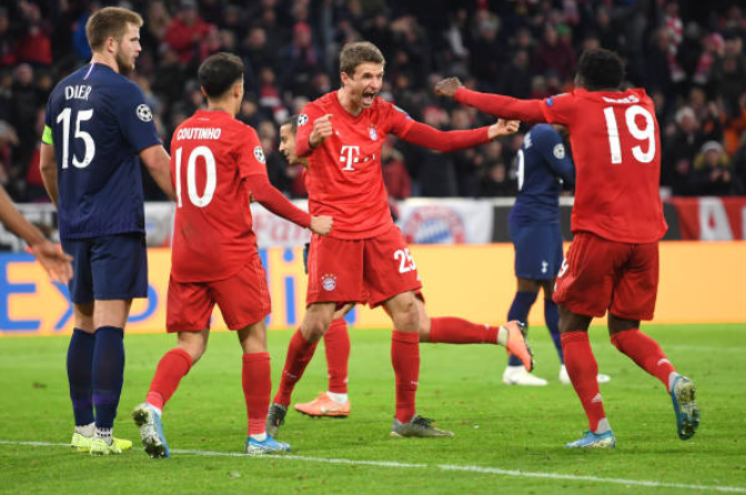 Phút thứ 45, cầu thủ vào sân thay người Thomas Muller nâng tỷ số lên 2-1 cho Hùm xám sau pha chớp cơ hội cực nhanh trong vòng cấm Tottenham. Đó cũng là tỷ số cuối cùng hiệp 1.