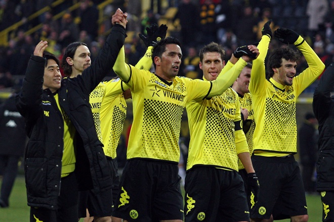 10. Lucas Barrios. Trước khi Lewandowski trở thành cây săn bàn chủ lực của Dortmund, Barrios là nhân vật chủ đạo trên hàng công đội bóng Vàng-Đen. Anh cũng giành 2 danh hiệu Bundesliga với đội bóng nước Đức.