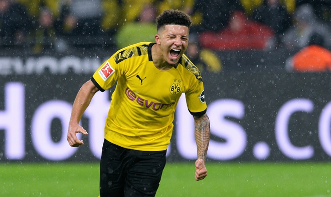 7. Jadon Sancho (10 triệu bảng). Dortmund đã "đánh cắp" viên ngọc thô sáng giá từ Man City. Sancho nhanh chóng chứng minh tiềm năng của mình bằng hàng loạt màn trình diễn ấn tượng. Mức phí chuyển nhượng hiện tại của anh rơi vào khoảng 100 triệu bảng.