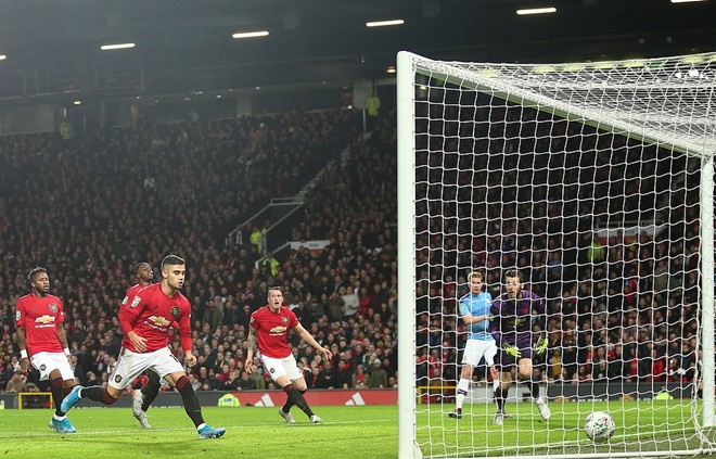 Ảnh bài viết 5 điểm nhấn Man United 1-3 Man City: "Thủ phạm" chính Ole; Sơ đồ lạ của The Citizens