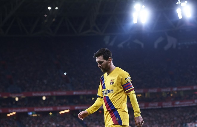 Phong độ của đội chủ sân Nou Camp trồi sụt thất thường thời gian gần đây. Rạng sáng nay, Barcelona nếm trải thất bại 0-1 trước Athletic Bilbao tại Tứ kết cúp Nhà vua Tây Ban Nha. Tình hình phòng thay đồ bất ổn, nội bộ lục đục.... khiến nhà vô địch La Liga trải qua quãng thời gian đầy sóng gió.