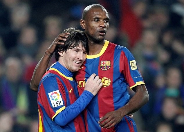 Eric Abidal và Messi từng là đồng đội của nhau trong màu áo Barcelona.