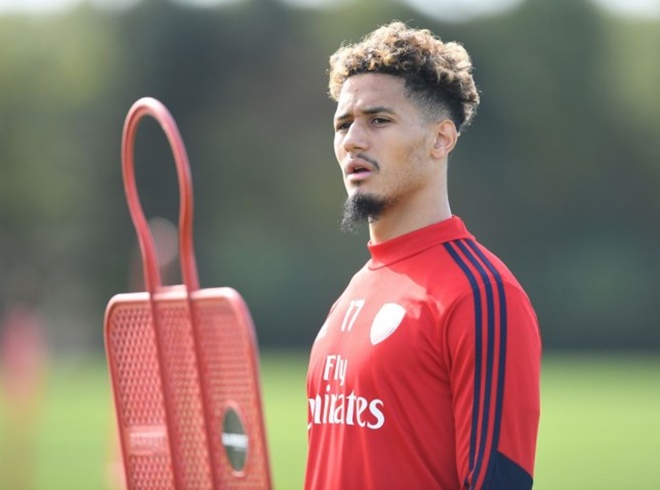 4. Trung vệ: William Saliba. Cầu thủ 18 tuổi đang thi đấu cho AS Saint-Etienne dưới dạng cho mượn từ Arsenal. Mùa giải năm sau, Saliba nhiều khả năng chiếm một suất đá chính nơi hàng thủ khi những David Luiz và Shkodran Mustafi không có phong độ cao.