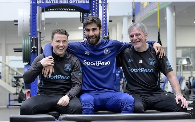 Ảnh bài viết "Barca không thể giúp cậu ấy, vì thế rời đi là tốt nhất"