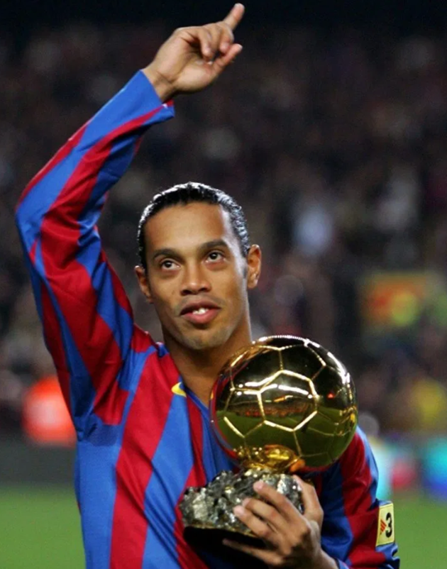 Thời gian gần đây, cái tên Ronaldinho trở thành chủ đề hot trên các trang báo tin tức sự kiện bóng đá thế giới. Thật đáng buồn khi đó là những thông tin liên quan đến việc danh thủ người Brazil dù hộ chiếu giả và bị cảnh sát tóm gọn tại Paraguay.