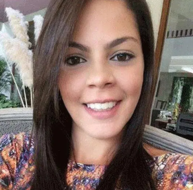Bà mẹ của Priscilla Coelho tiết lộ, cô con gái của mình đã phát hiện những dòng tin nhắn lạ từ nhiều phụ nữ trên chiếc điện thoại của Ronaldinho.