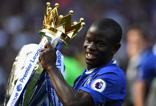 Kante giành chức vô địch EPL ngay mùa giải đầu tiên khoác áo Chelsea.