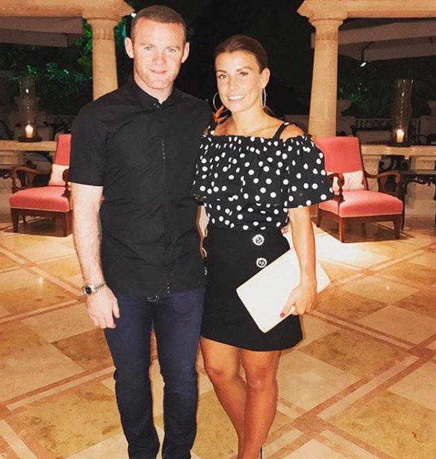 Wayne Rooney và vợ Coleen Rooney có một buổi tối vui vẻ tại Mykonos.