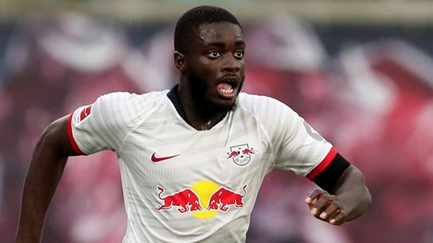 3. Trung vệ: Dayot Upamecano (RB Leipzig). Sao mai 21 tuổi góp công lớn vào thành tích lọt đến vòng bán kết của RB Leipzig. Upamecano sở hữu tỷ lệ chiến thắng trong tranh chấp tay đôi trên 70% xuyên suốt giải đấu.