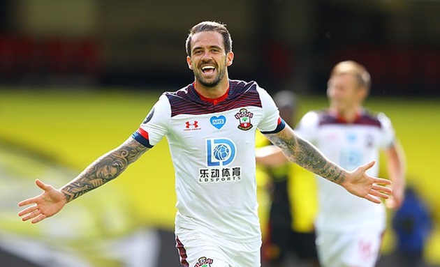 3. Danny Ings (Southampton). Dù không khoác áo bất kỳ đội bóng nào trong nhóm Big Six Premier League, thế nhưng Ings luôn là cây săn bàn đáng sợ ở EPL mùa giải 2019/2020, anh sở hữu tổng cộng 22 bàn thắng, kém Vua phá lưới Jamie Vardy 1 bàn.